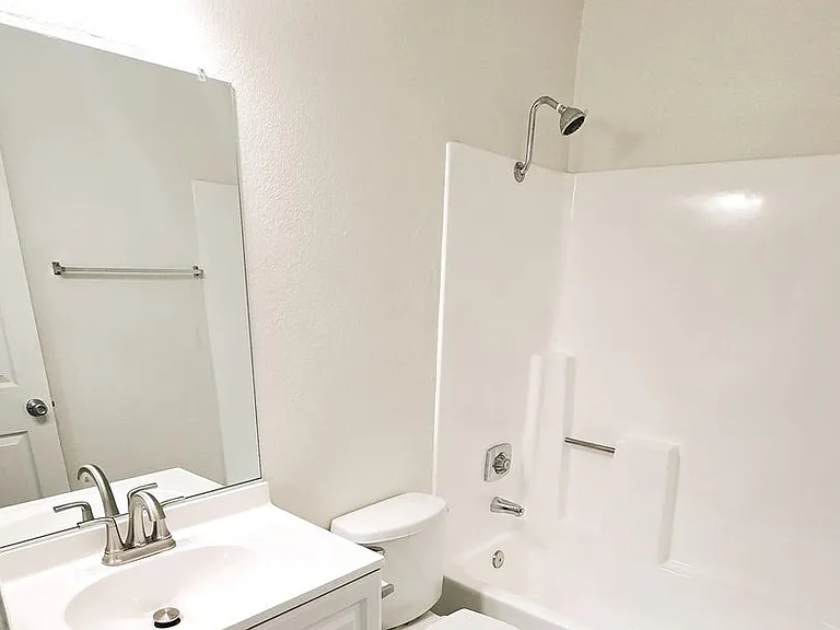 Summit Place Apartments — Photo 27