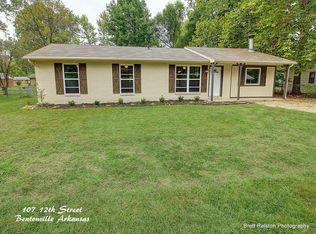 107 SE 12th St, Bentonville, AR 72712
