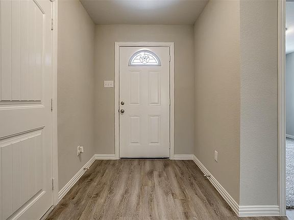 4th image of 1733 E Harvey Ave