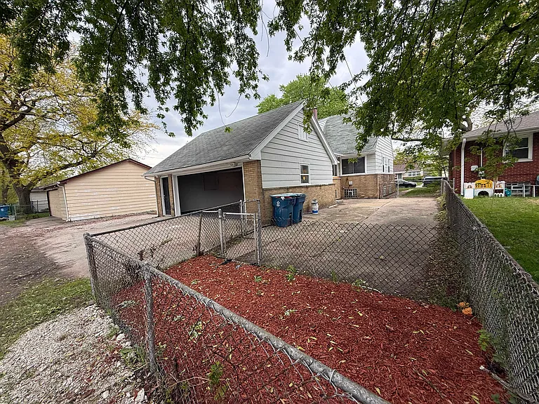 351 Clyde Ave — Photo 38