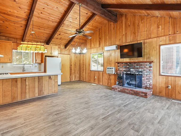 1168 Jungfrau Dr — Photo 3