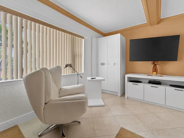 3200 NE 7th Court Unit 201a, Pompano Beach, FL 33062