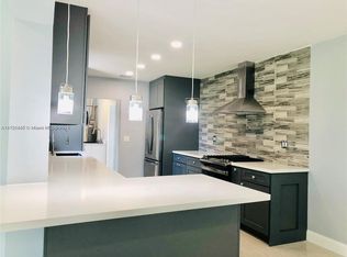 9040 SW 51st St, Miami, FL 33165