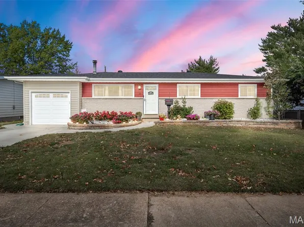 25 Francisca Dr, Florissant, MO 63031