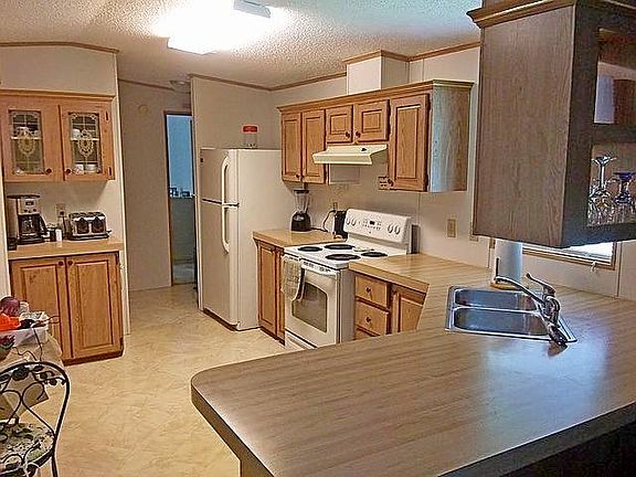 2nd image of 220 Dixie Cir