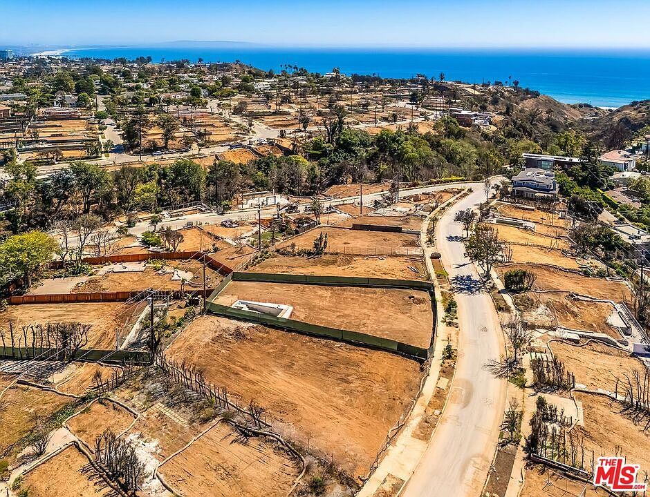 1st image of 646 Las Lomas Ave