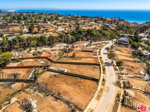 646 Las Lomas Ave, Pacific Palisades, CA 90272