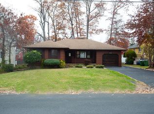 212 Oxford Rd, Edison, NJ 08820