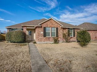 2817 Meadow Bluff Dr, Wylie, TX 75098