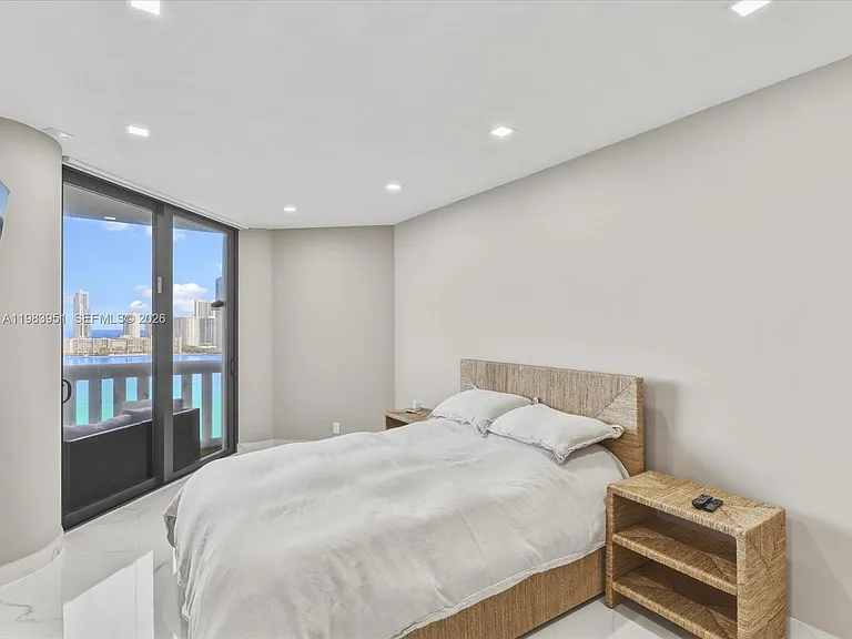 3000 Island Blvd #1501 — Photo 14