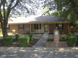 2 Eastwood Ct, Little Rock, AR 72211