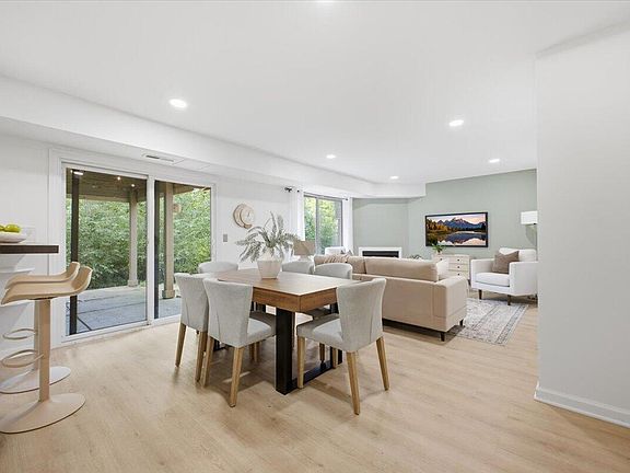 4th image of 300 Briarcrest Dr Unit 140