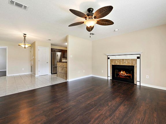 5th image of 4030 Southern Oaks Dr