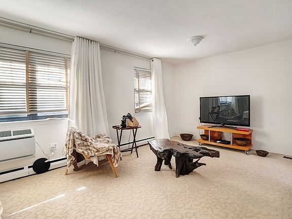 4th image of 31-50 29th St #3