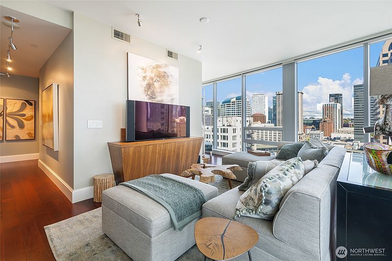 5th image of 1521 2nd Avenue #1602