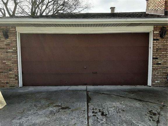 4th image of 16604 S Park Ave
