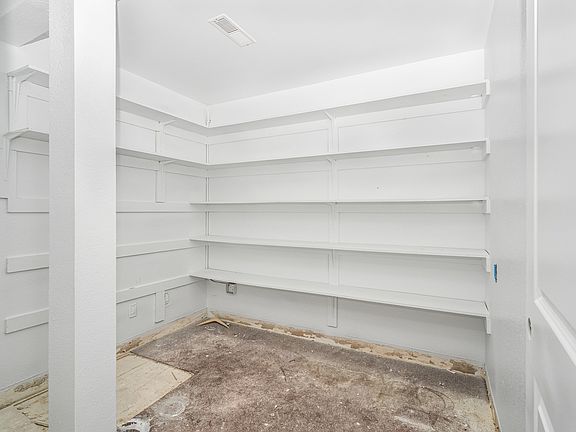 4th image of 1047 Lincoln Ave Suite 102