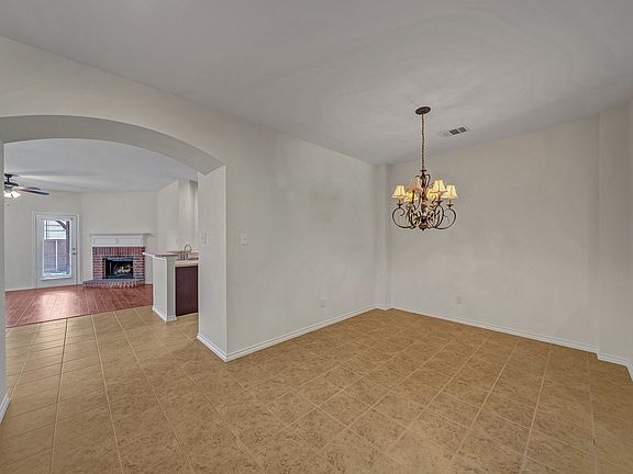 4th image of 4605 Brighton Dr