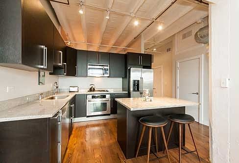 5th image of 1927 N Milwaukee Ave APT 404