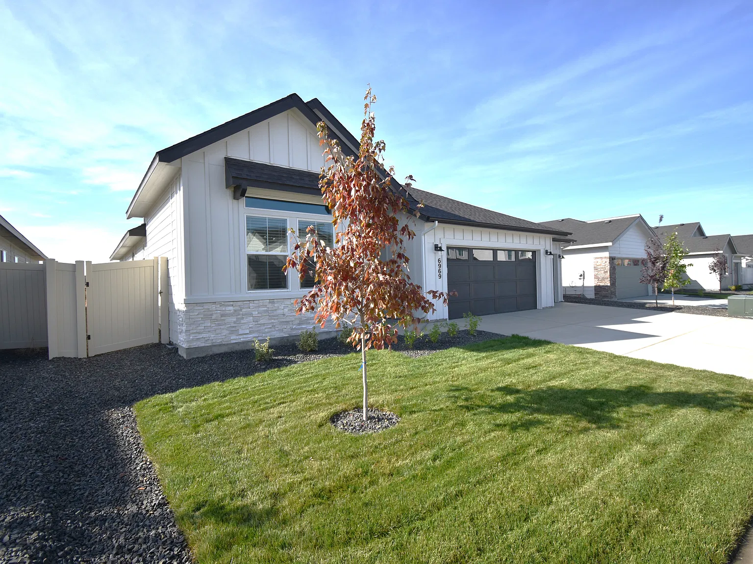 4 bed, 2126 sqft, $2,695 — Photo 3