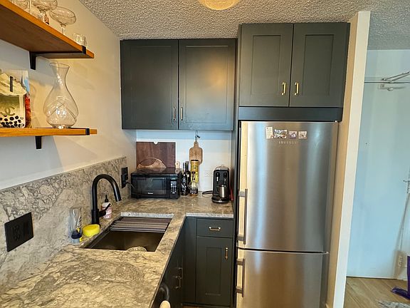 5th image of 450 W Briar Pl APT 11J