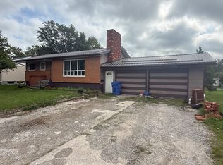 210 Saint Charles St, Dryden, ON P8N1M1