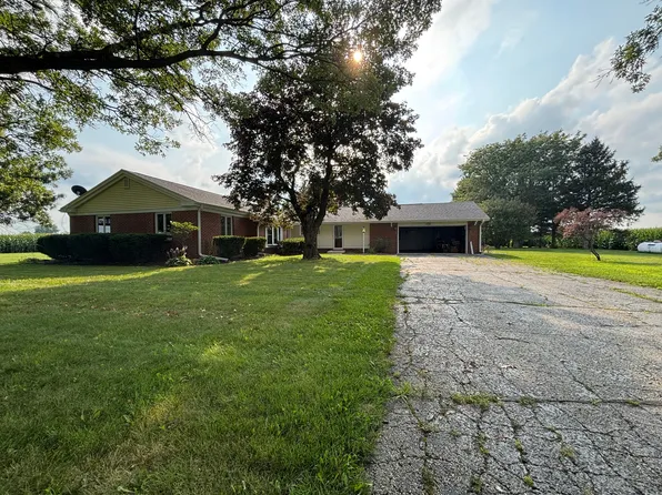 301 Stouffer Rd, Sterling, IL 61081