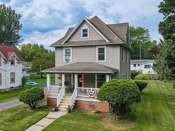 2nd image of 520 Ellinwood Ave