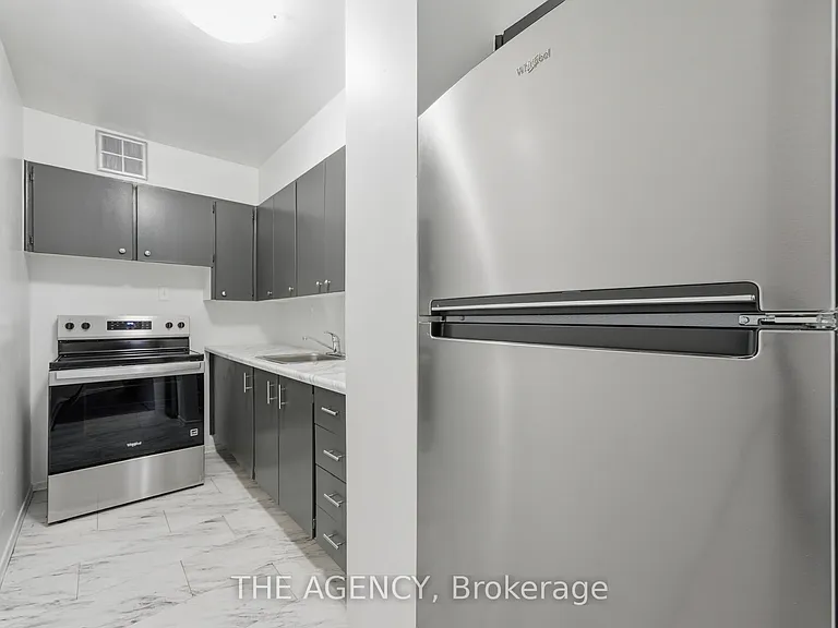2350 Dundas St W #2511A — Photo 6