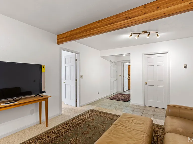 4800 Kenai Ave #2 — Photo 9