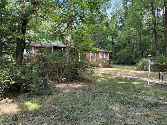 3rd image of 102 Dogwood Ln