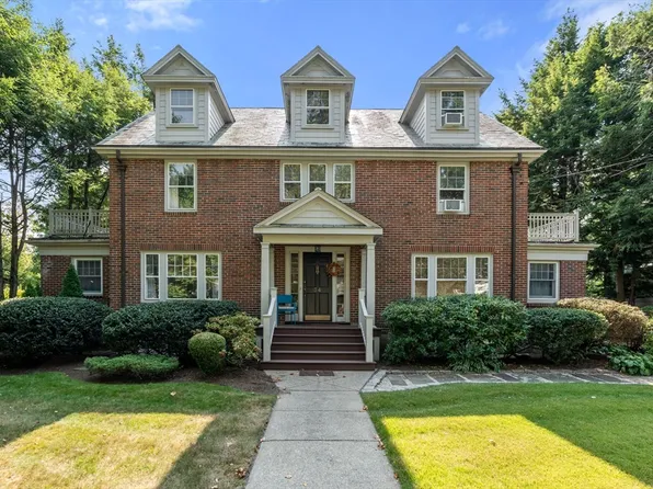 34 Lombard St, Newton, MA 02458