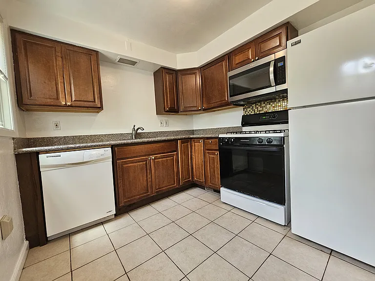 1536 Prospect Rd — Photo 7