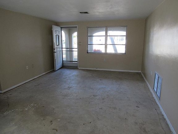 3rd image of 1031 Prescott Ln