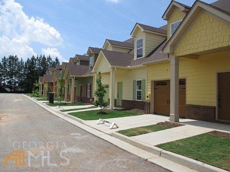1st image of 2842 Fox Bridge Ct