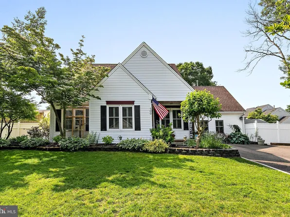 100 Knot Rd, Manahawkin, NJ 08050