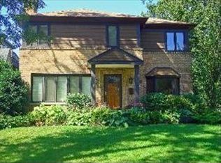 476 S Kenilworth Ave, Elmhurst, IL 60126