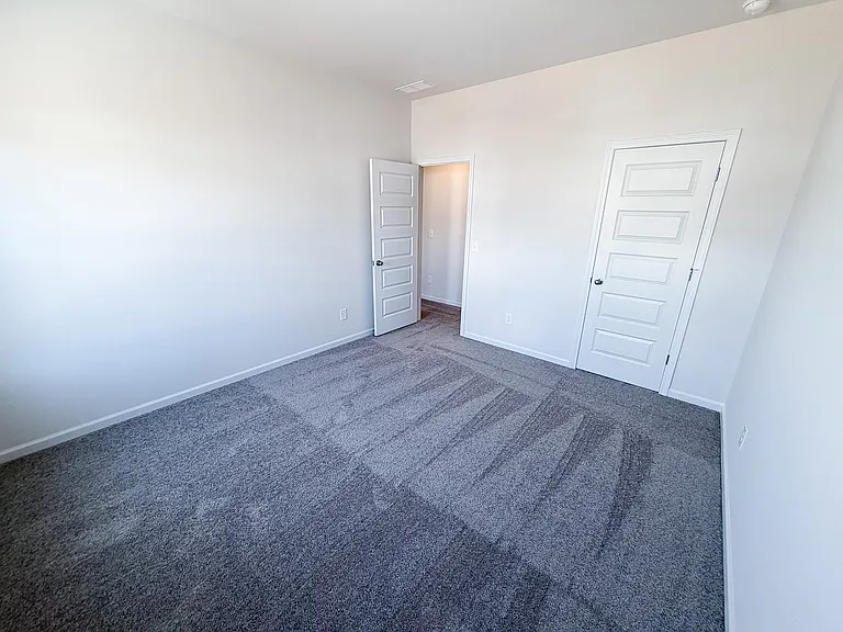 1013 Stiles Ct — Photo 11
