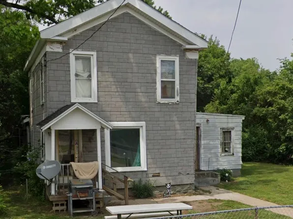 51 Beckwith Dr, Galesburg, MI 49053