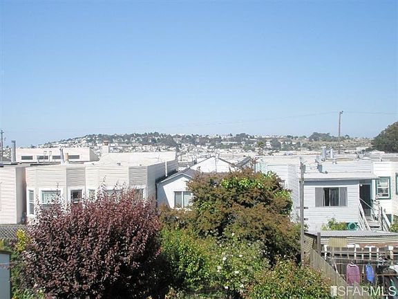 5th image of 1054 Hollister Ave