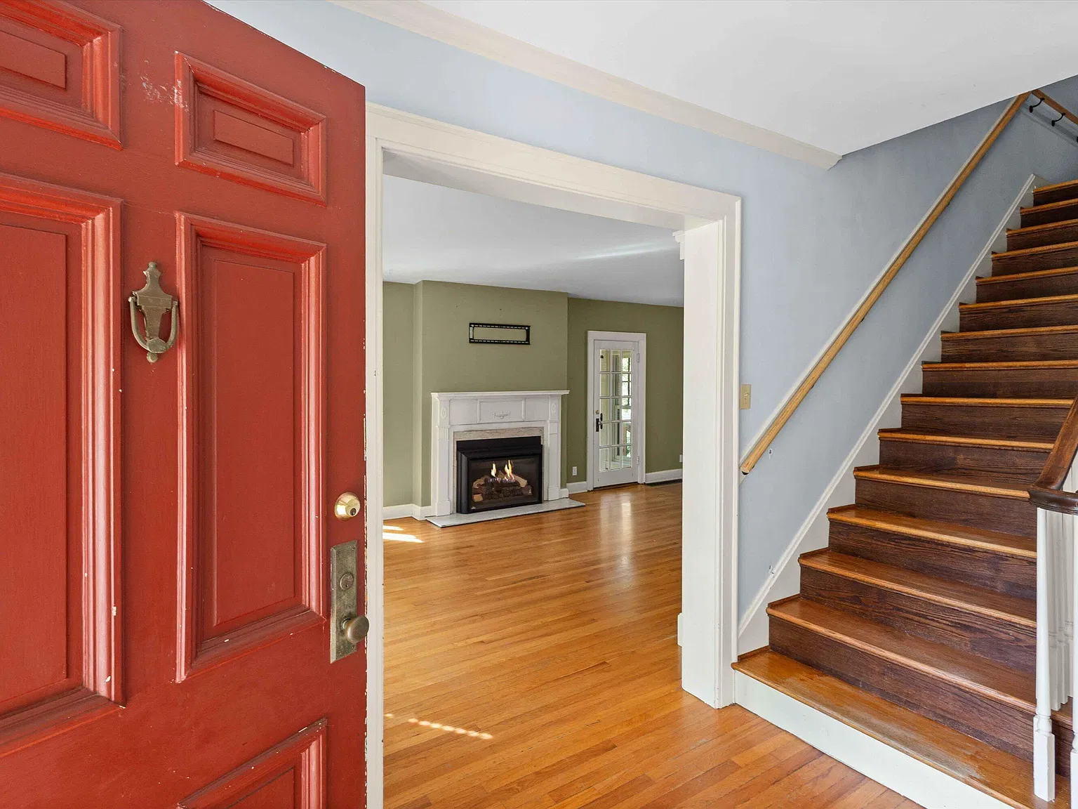 4 bed, 3.5 bath, 3500 sqft, $3,900 — Photo 3
