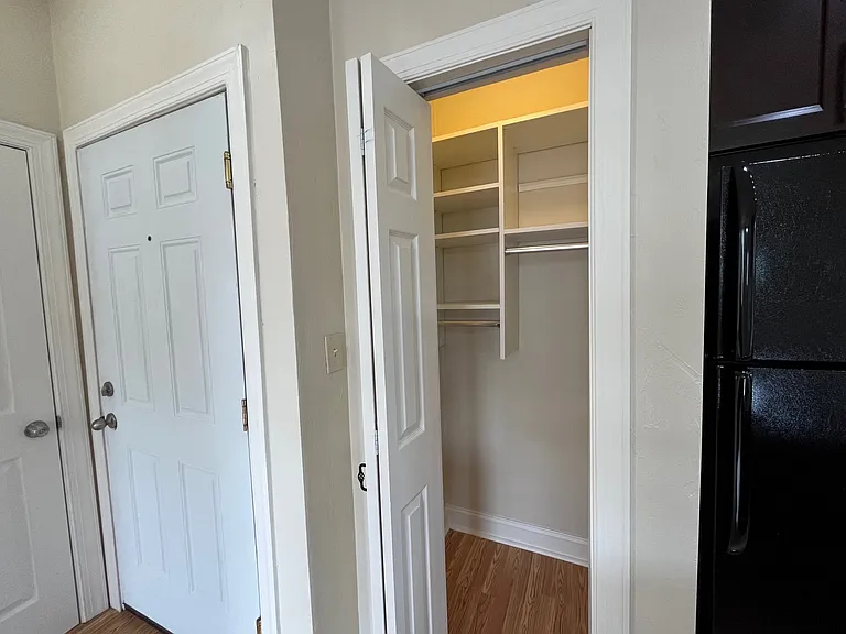 440 S Fairmount St — Photo 8