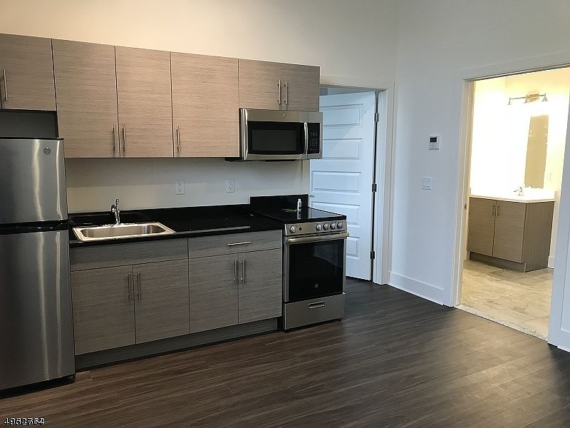 2nd image of 15 E Blackwell St #302