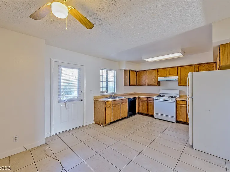 7030 Burcot Ave #K113 — Photo 2