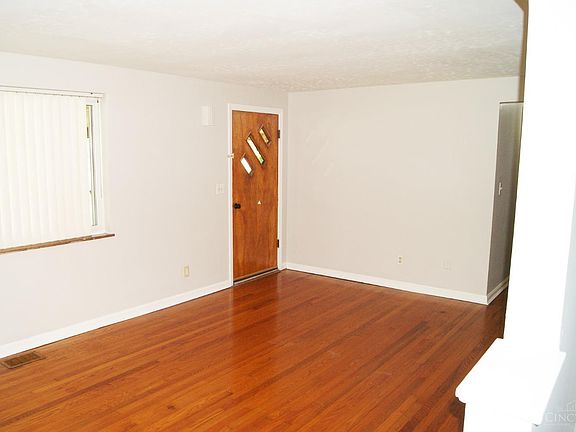 2nd image of 5560 Betty Ln