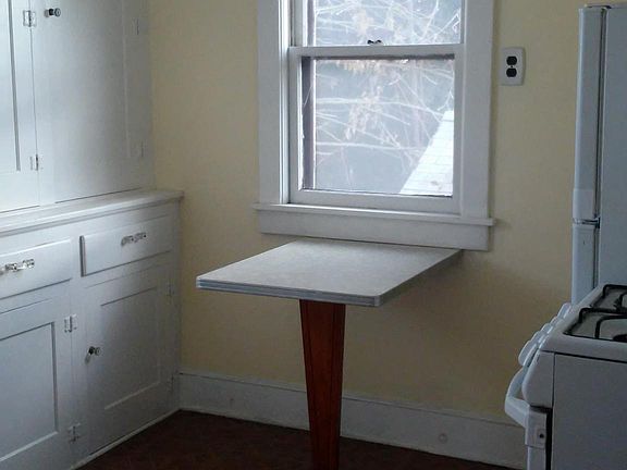 Kitchen before additional cabinets added