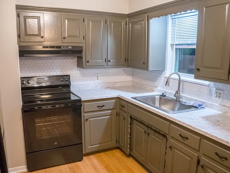 517 N Broadway — Photo 23