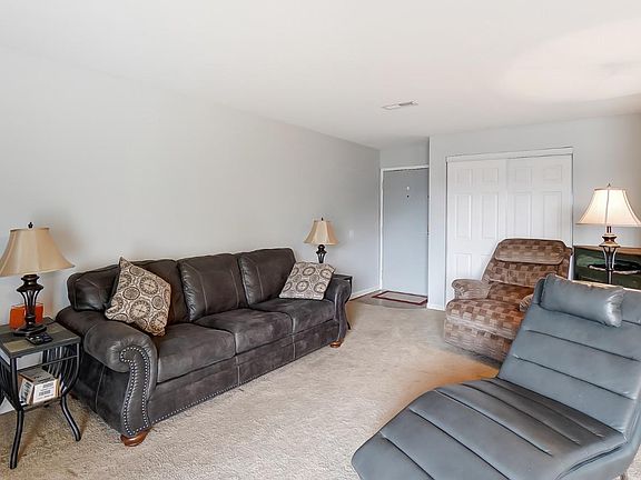 4th image of 4999 Mercedes Dr APT 6