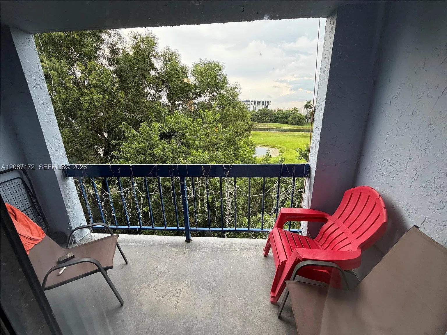 Bleau Grotto Condo — Photo 4