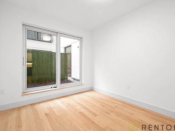 2nd image of 319 Lenox Rd APT 3C
